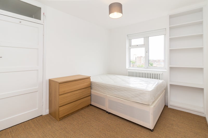 Room Queensbridge Court in Greater London
