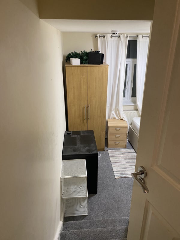 Room Frithville Gardens in Greater London