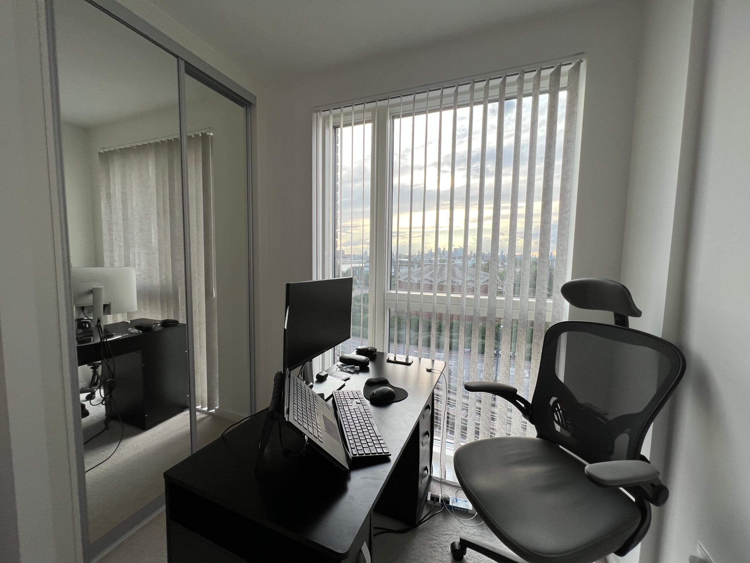 Flat Endeavour Square in Greater London