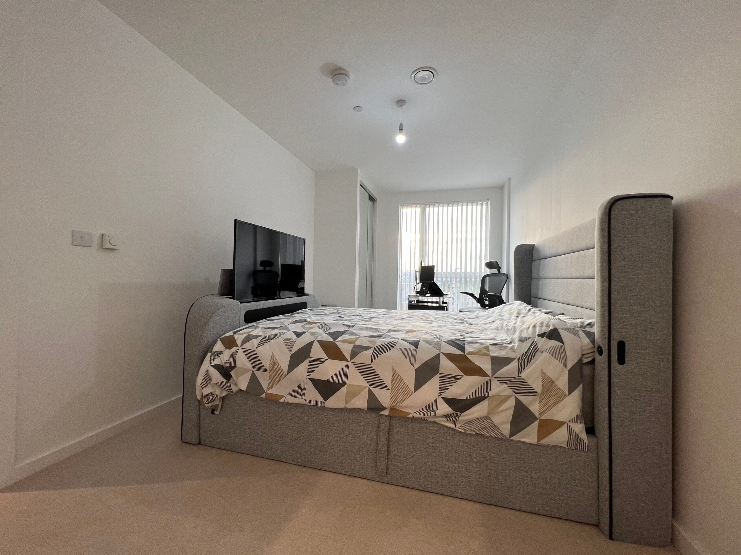 Flat Endeavour Square in Greater London