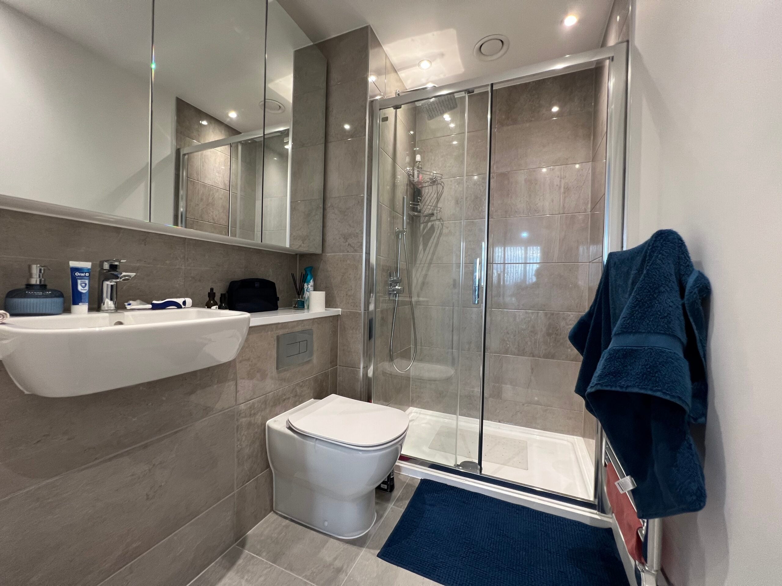 Flat Endeavour Square in Greater London