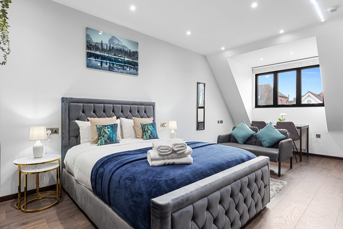 Flat Armitage Road in Greater London