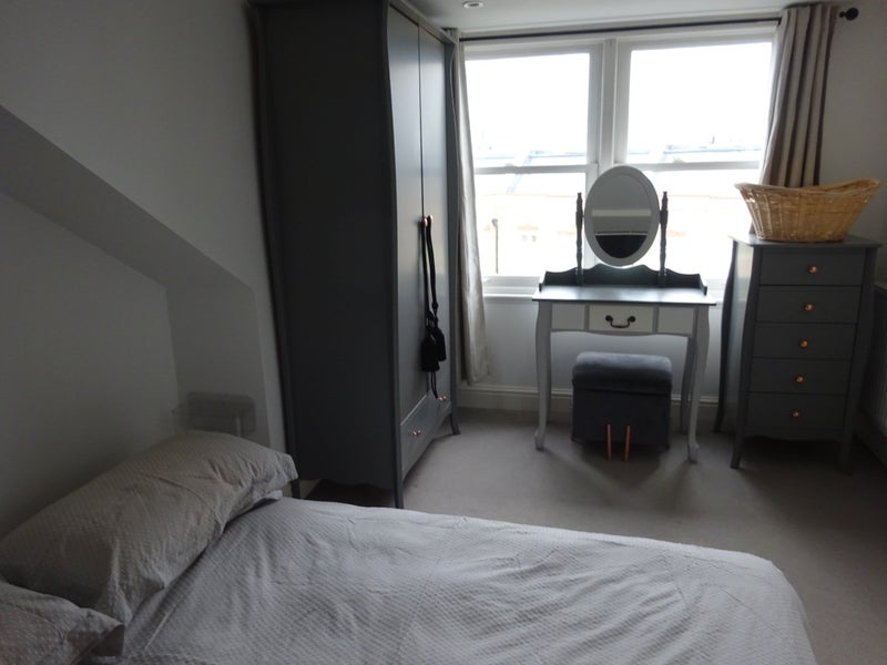Room Eleanor Grove in Greater London