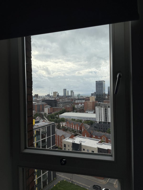 Room Heyrod Street in Manchester