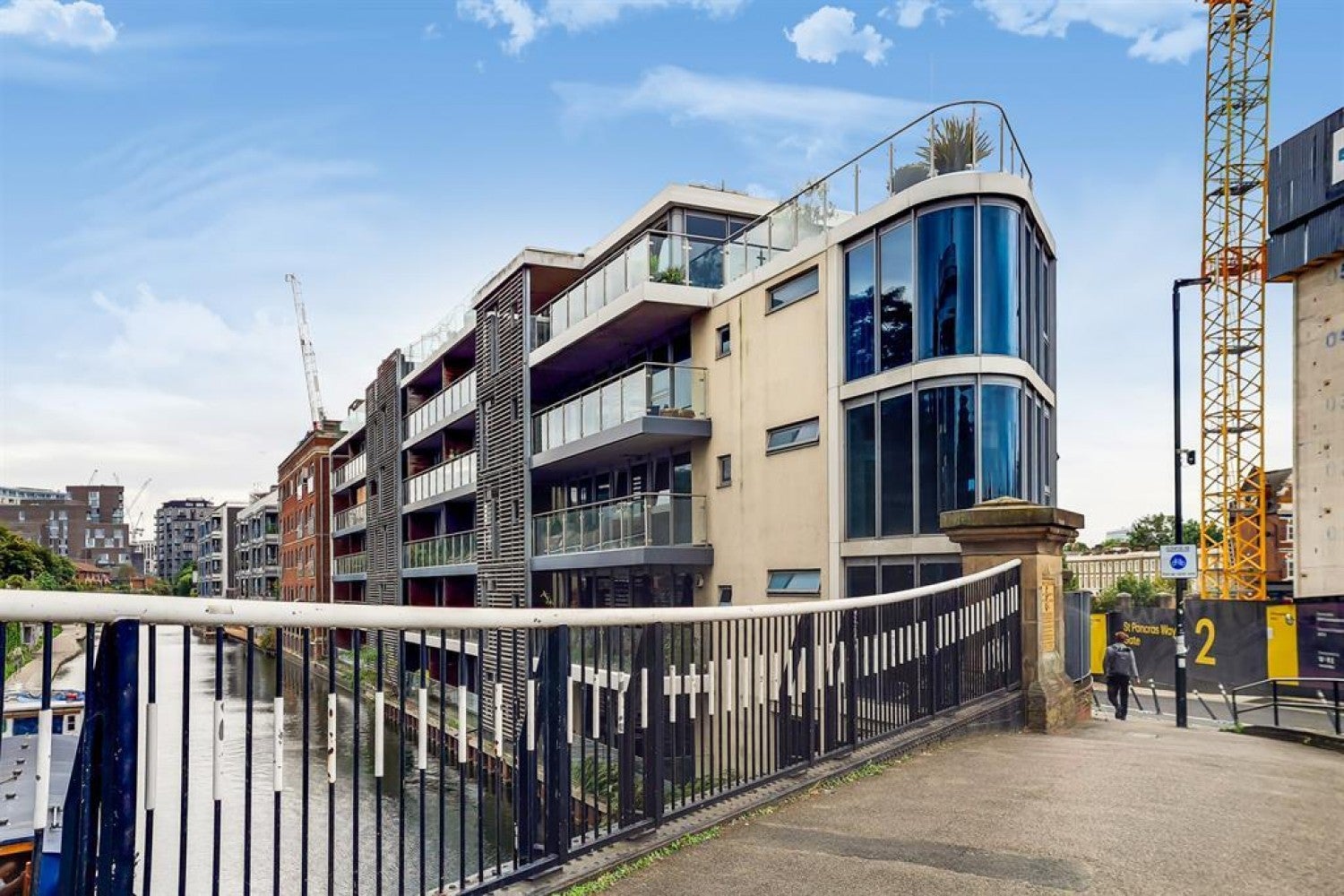 Flat Leigh Street in Greater London