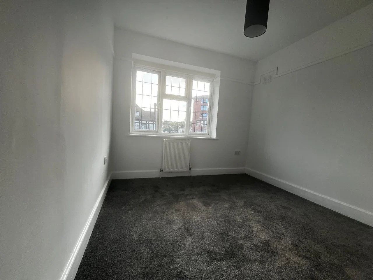 Flat Coombe Lane in Greater London