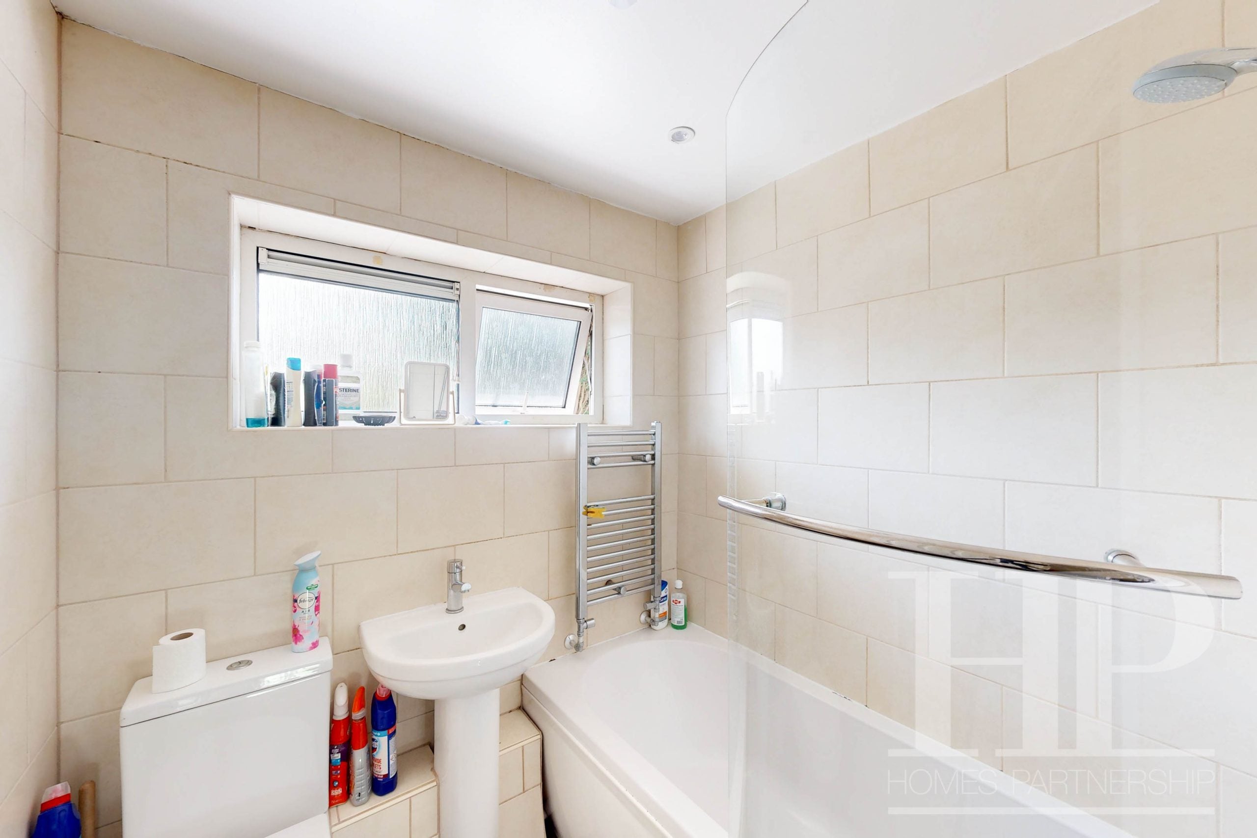 Room Friars Rookery in Crawley