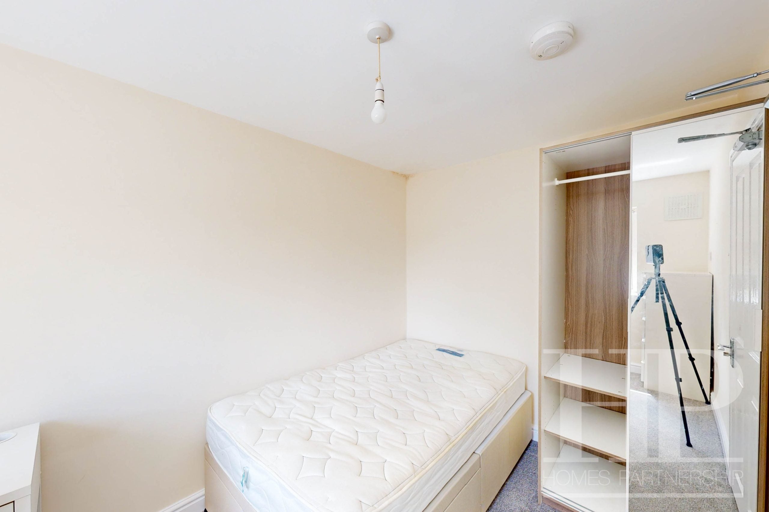 Room Friars Rookery in Crawley