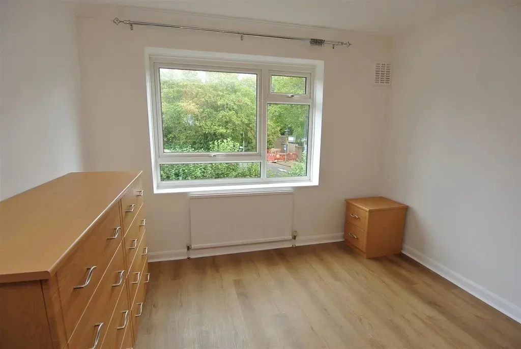 Flat South Road in Borough of Runnymede