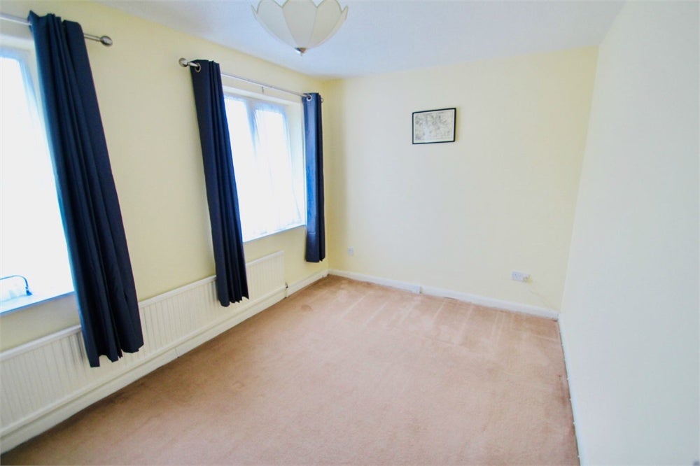 House Holmsdale Close in Wexham and Ivers Community Board