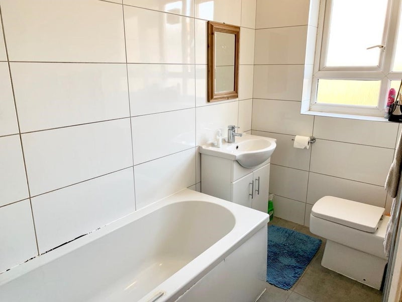 Room Westhouse Close in Greater London