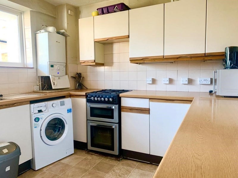 Room Westhouse Close in Greater London
