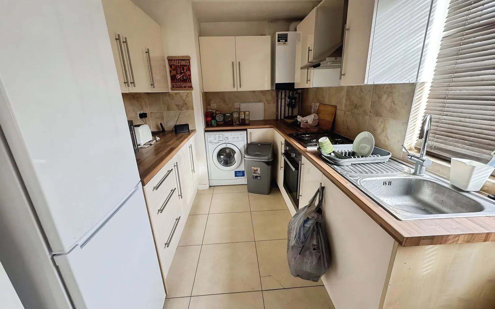 Flat Hillcrest Avenue in Greater London