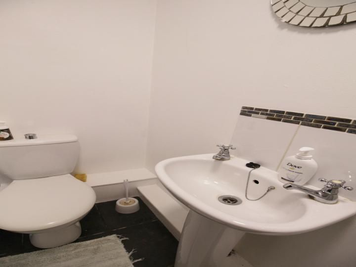 Room Monks Road in Lincoln