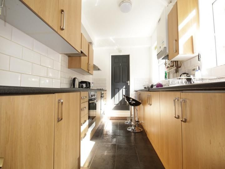 Room Monks Road in Lincoln