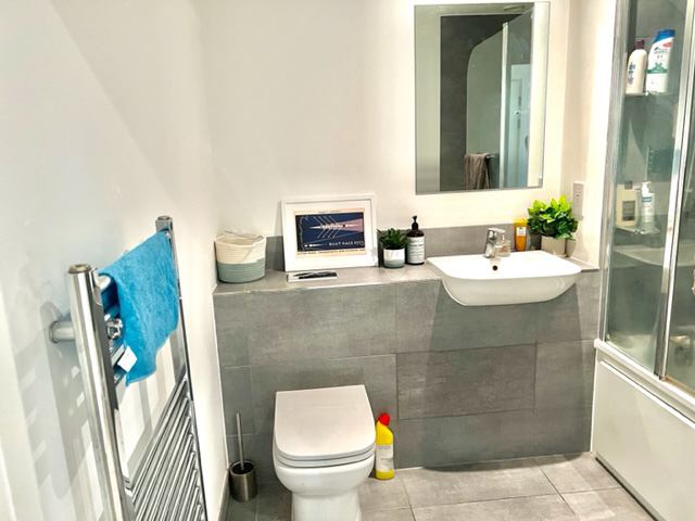 Room Plumstead Road in Greater London