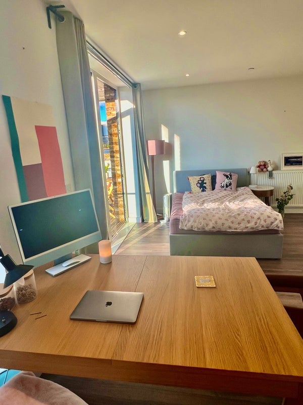 Room Plumstead Road in Greater London
