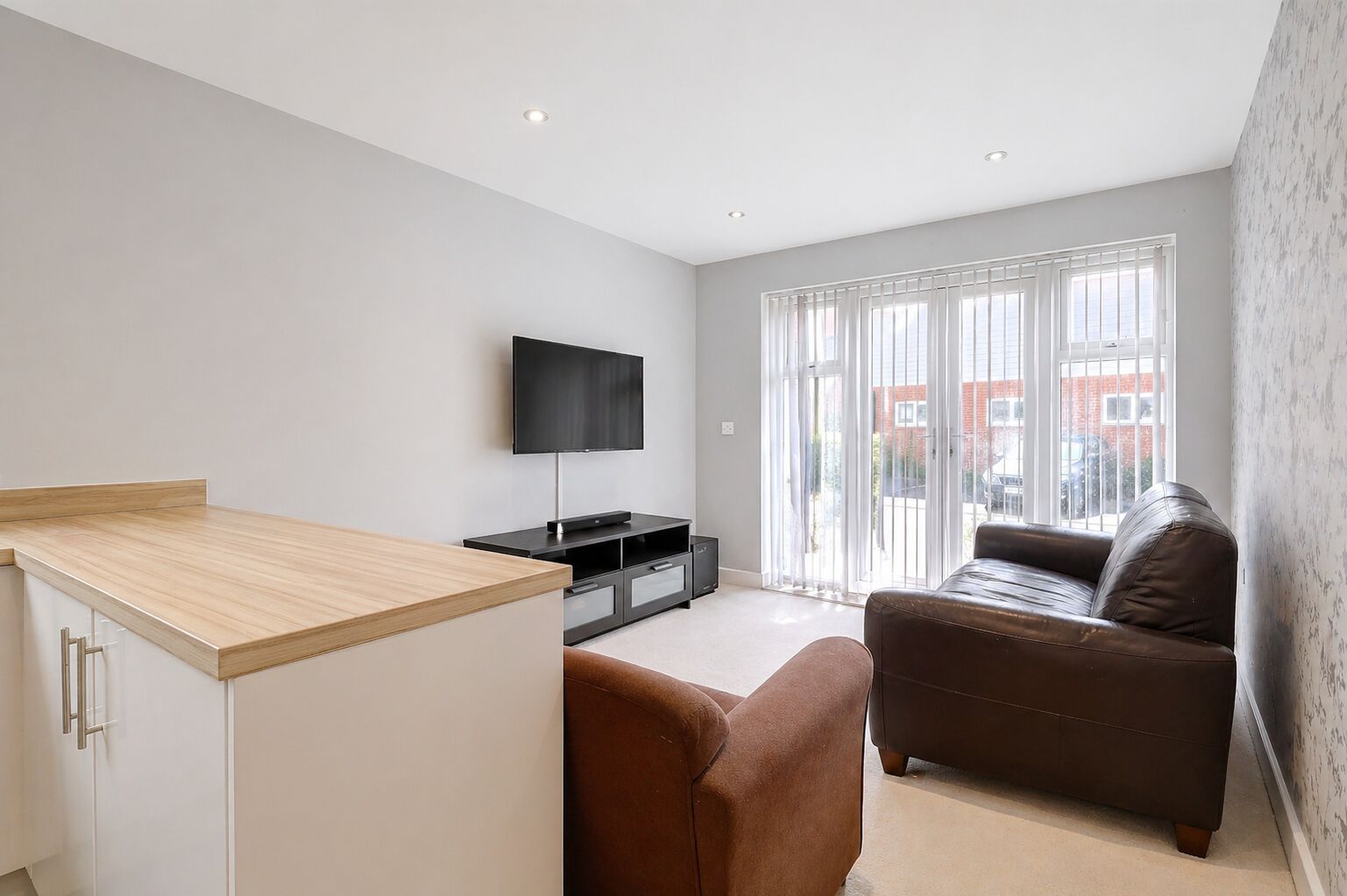 Flat Chequers Avenue in High Wycombe Community Board