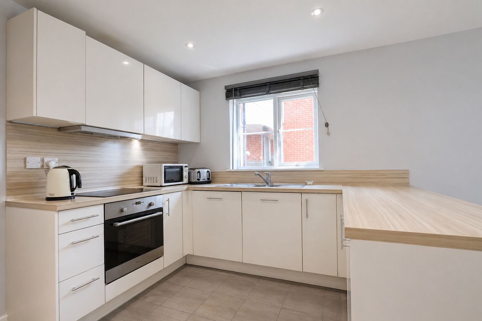 Flat Chequers Avenue in High Wycombe Community Board