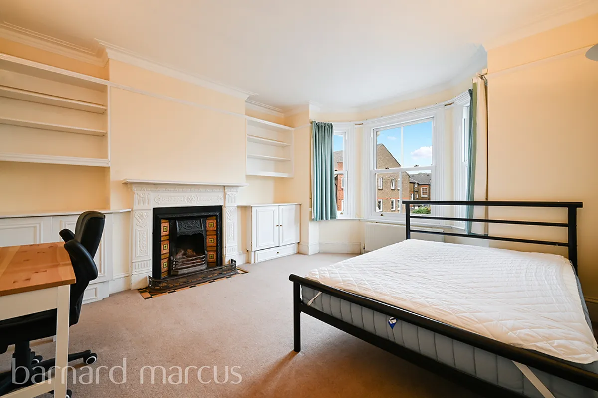 Flat Latchmere Road in Greater London