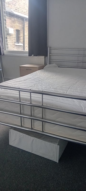 Room Churchill Road in Greater London