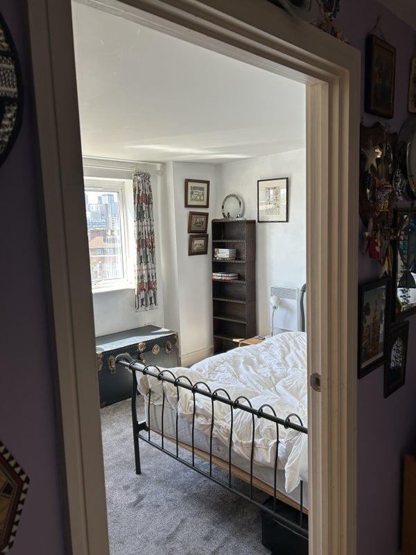 Room Long Lane in Greater London