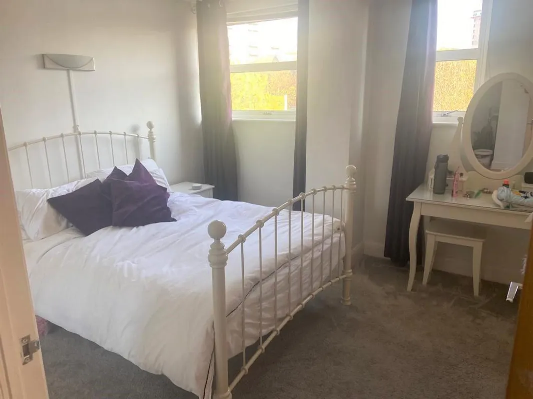 Flat Kew Bridge Court in Greater London