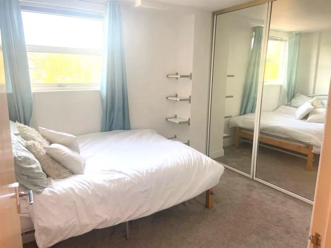 Flat Kew Bridge Court in Greater London