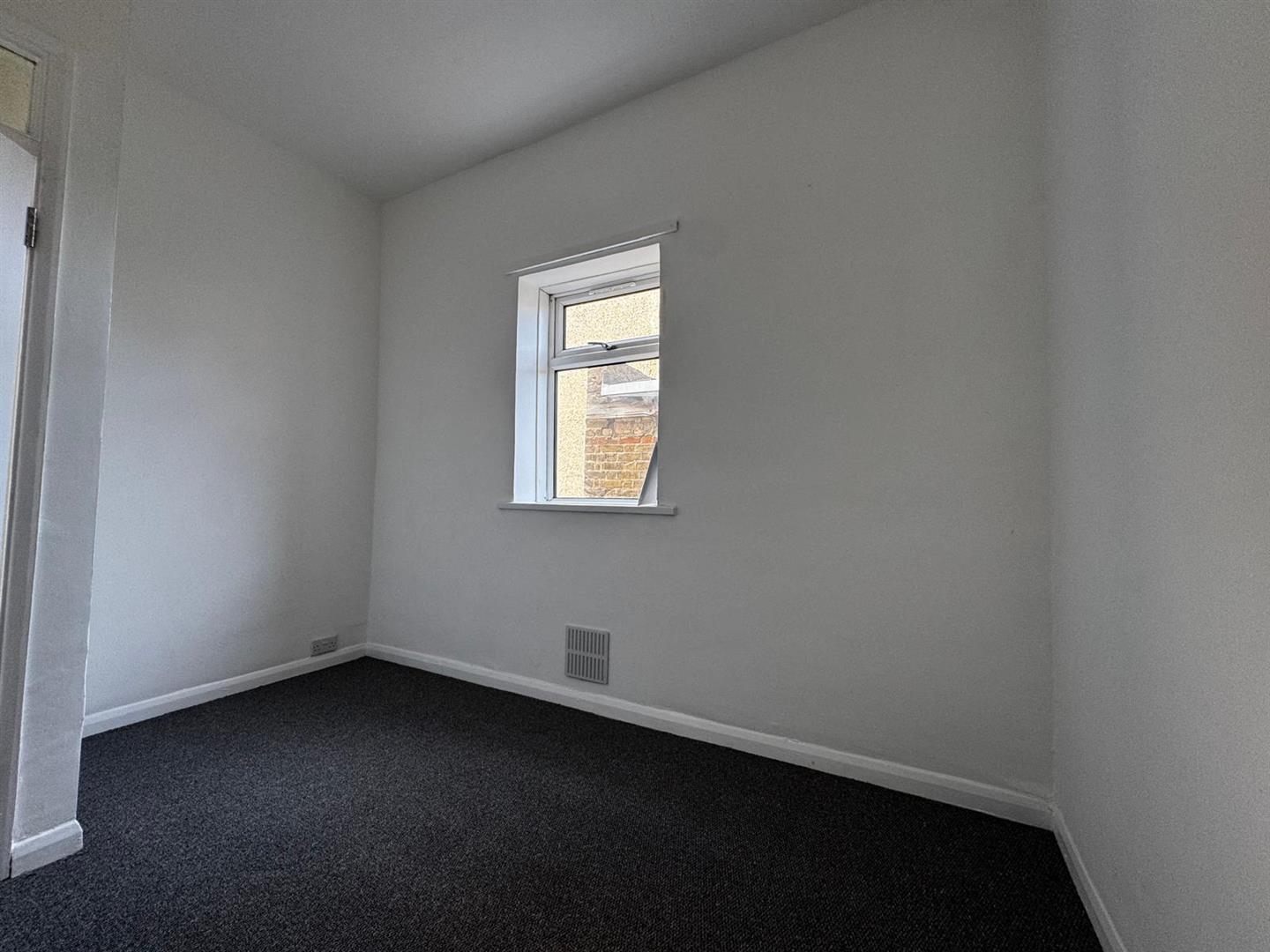 Flat Romford Road in Greater London