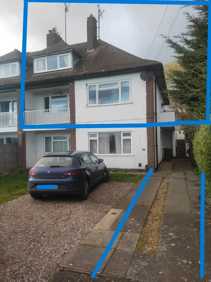 Flat Lewis Road in Kettering