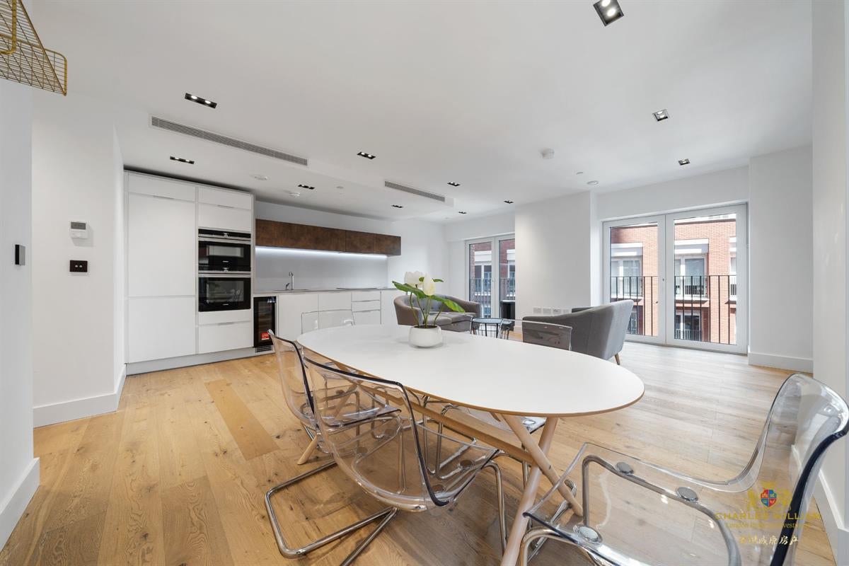 Flat Exchange Gardens in Greater London