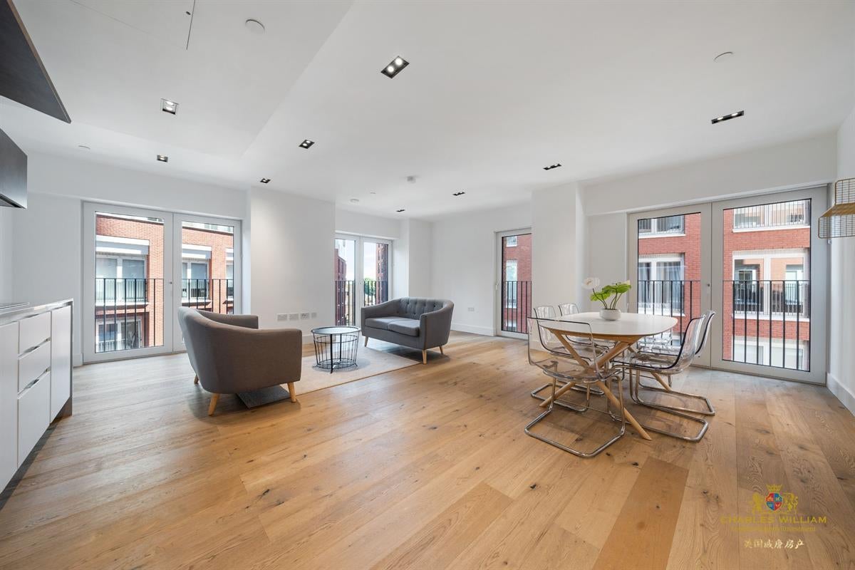 Flat Exchange Gardens in Greater London