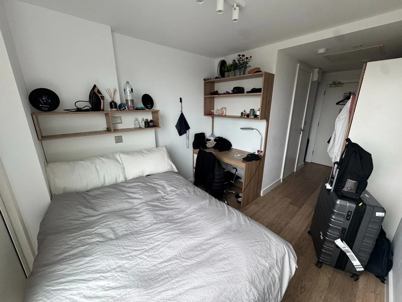 Room Middlesex Street in City of London