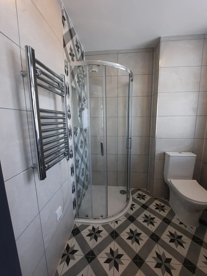 Room The Woodlands in Greater London