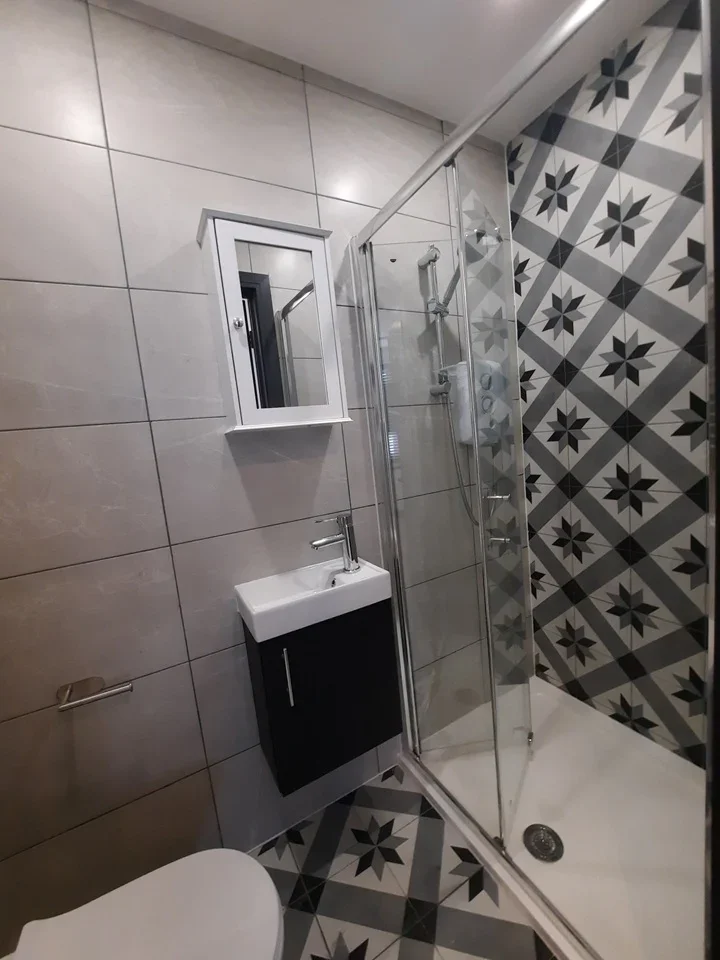 Room The Woodlands in Greater London