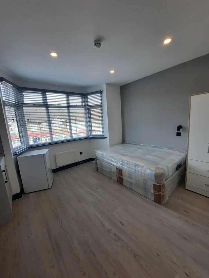 Room The Woodlands in Greater London