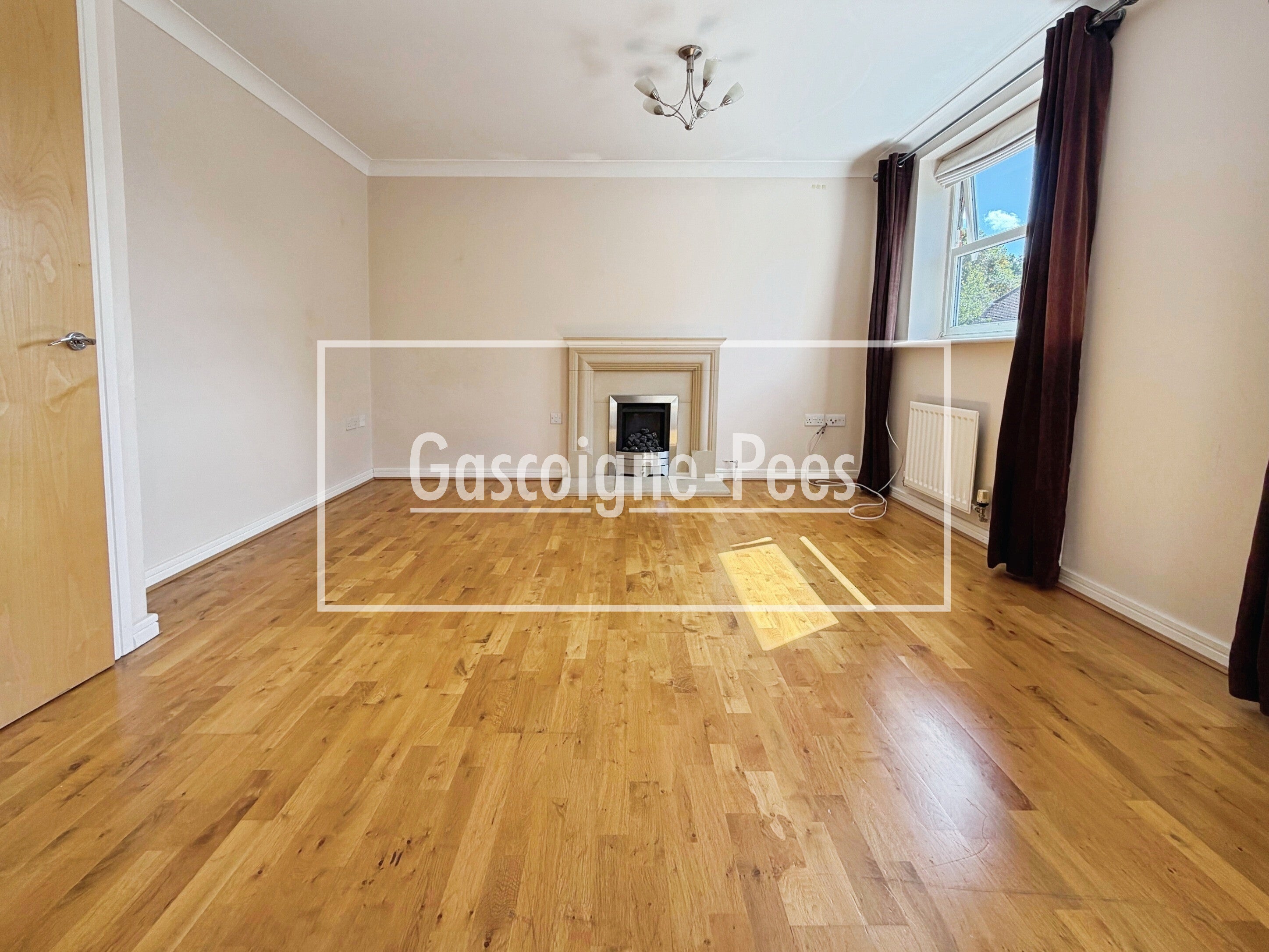 House D'Abernon Drive in Elmbridge