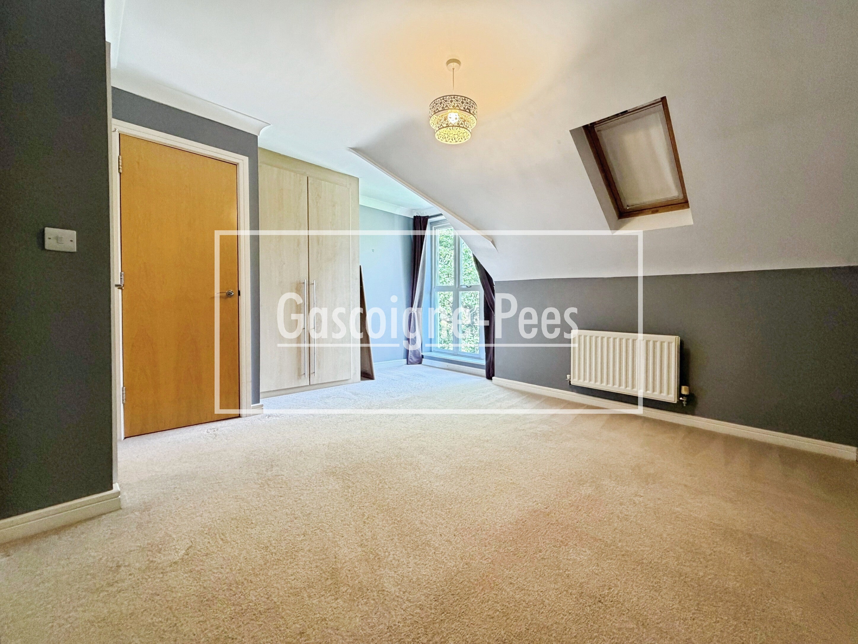 House D'Abernon Drive in Elmbridge