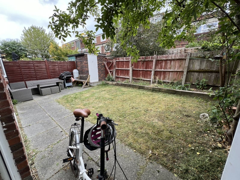 Room Elmfield Road in Greater London