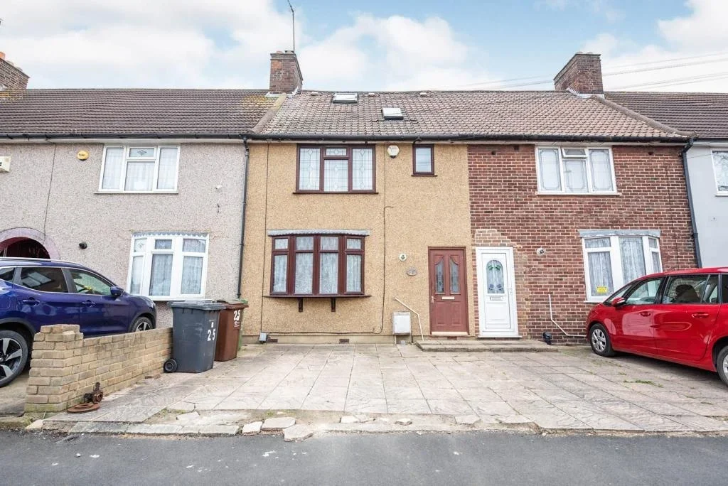 House Ayloffe Road in Greater London