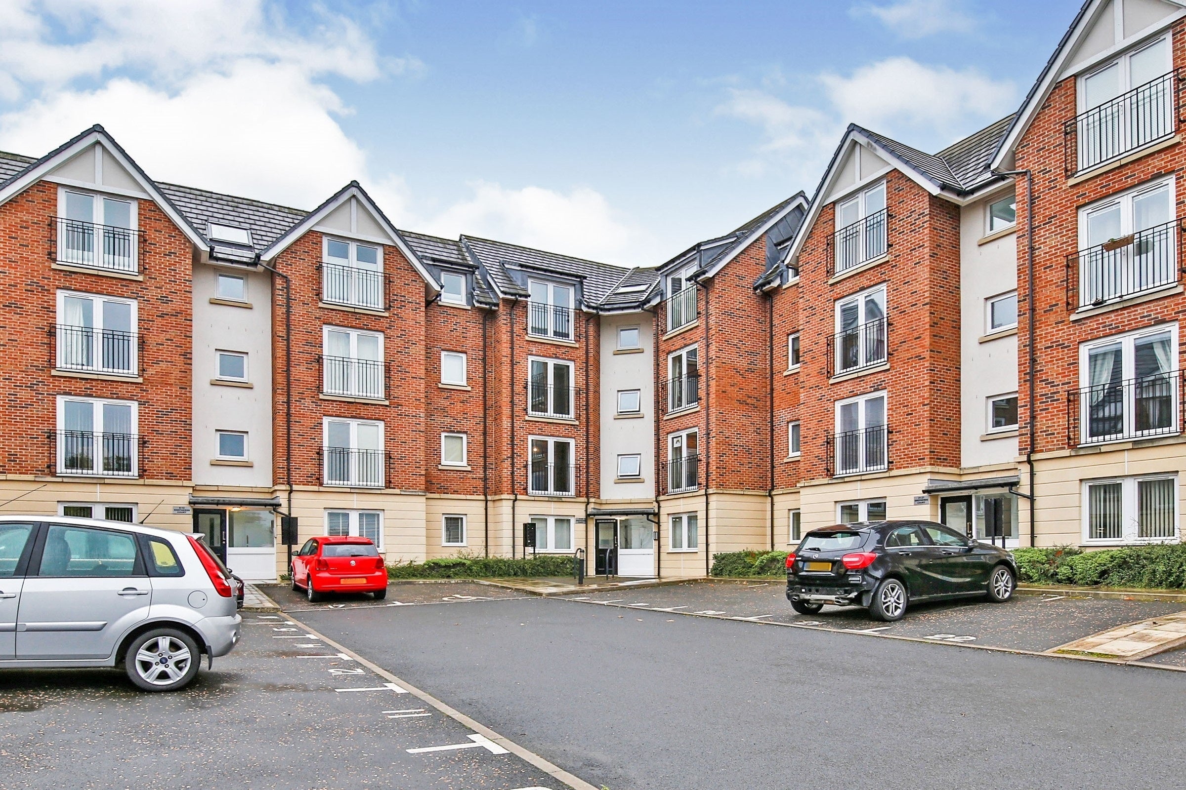 Flat Shepherds Court in Durham