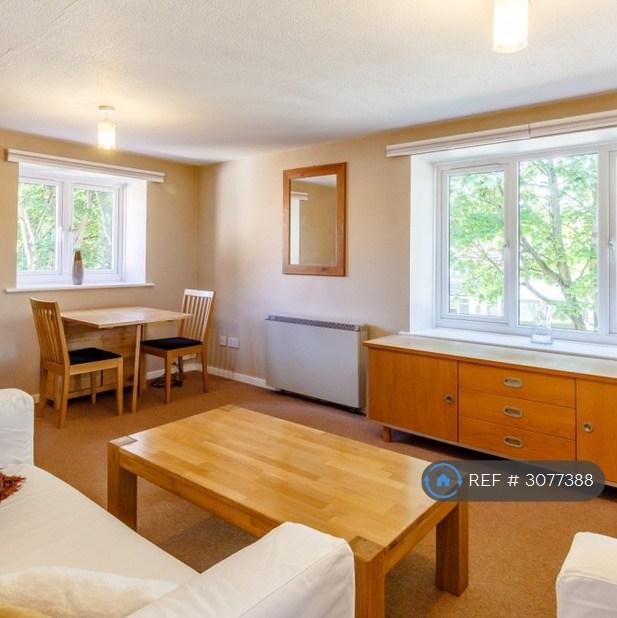 Flat Bellingham Court in Newcastle upon Tyne