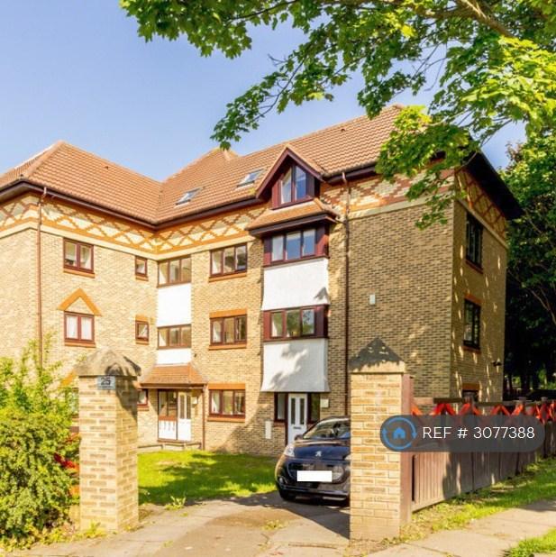 Flat Bellingham Court in Newcastle upon Tyne