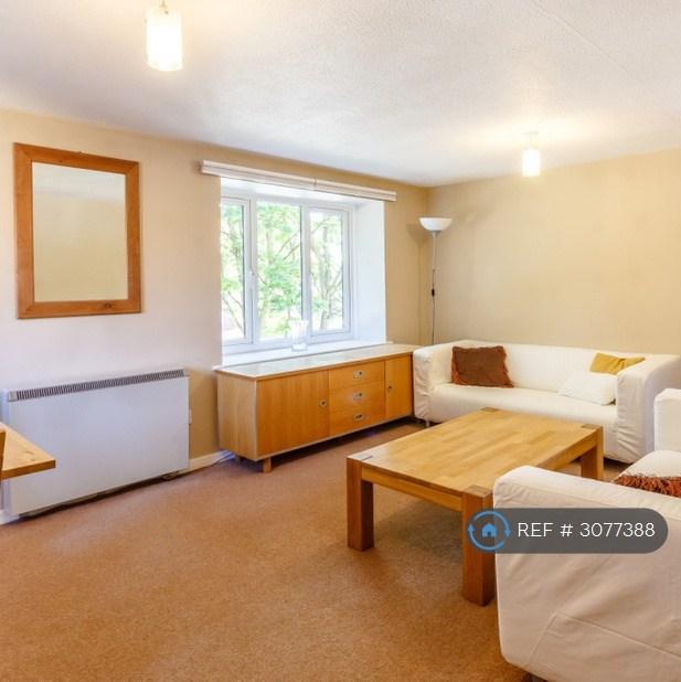 Flat Bellingham Court in Newcastle upon Tyne