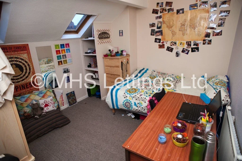 Flat Back Carberry Place in Leeds