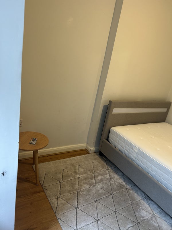 Room Leinster Square in City of Westminster
