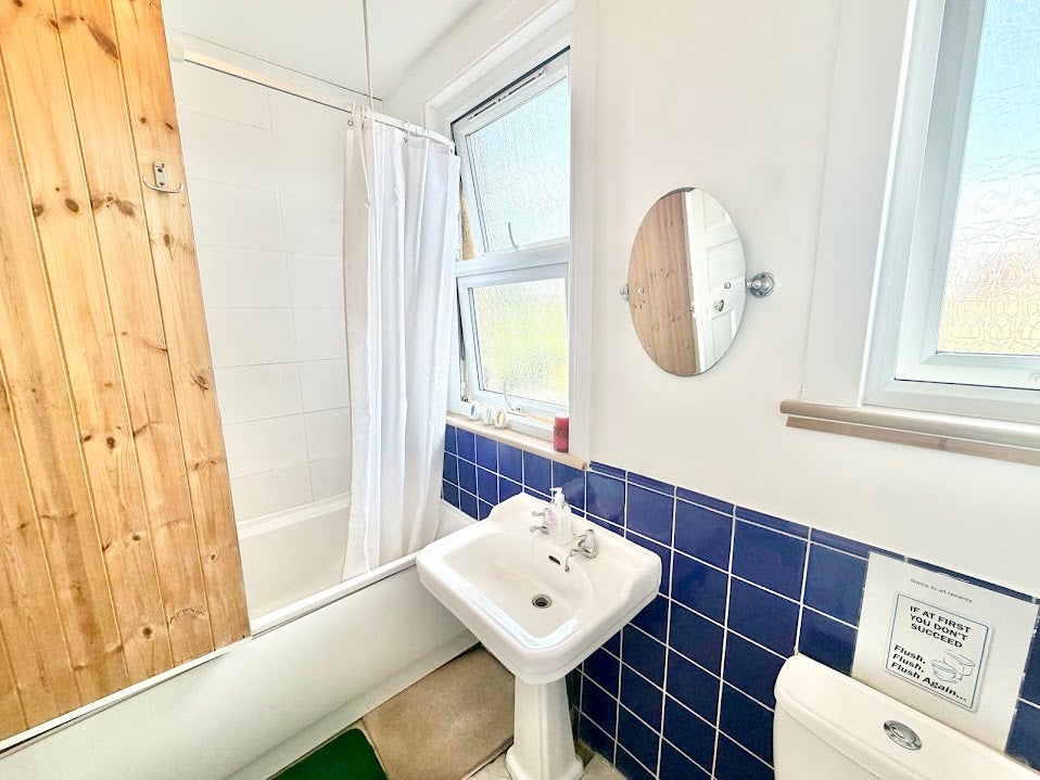 Room Norfolk Road in Greater London