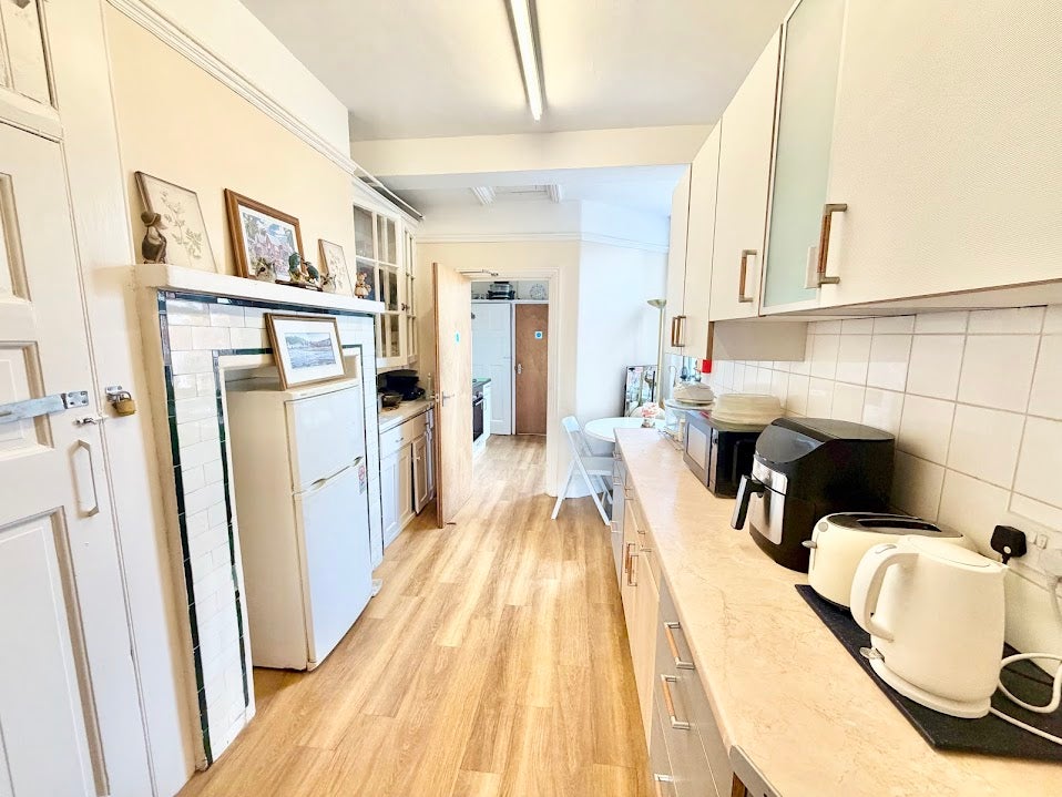 Room Norfolk Road in Greater London