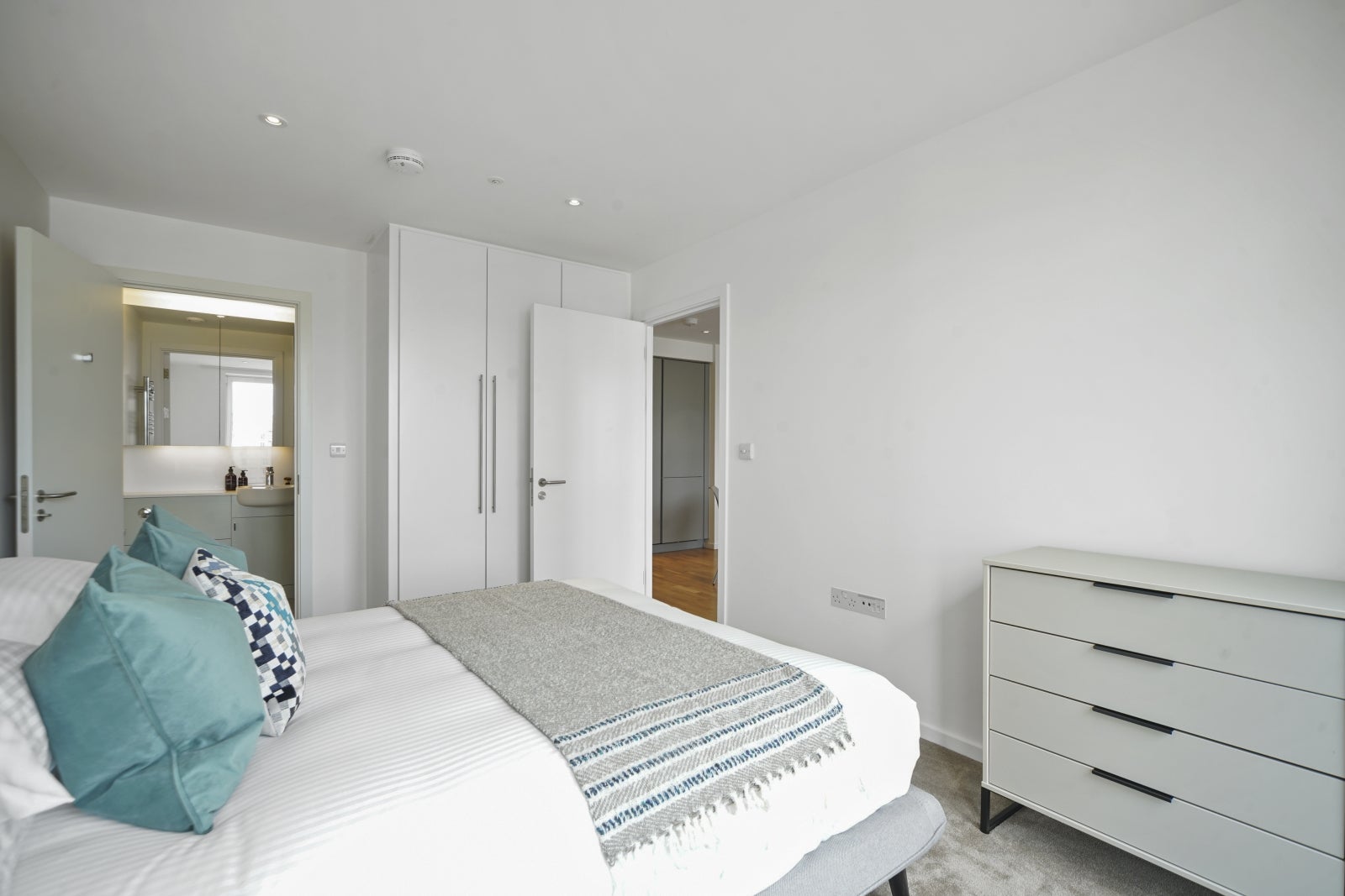 Flat Celebration Avenue in Greater London