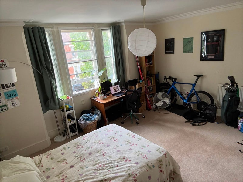 Room Half Moon Lane in Greater London
